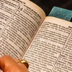 read-the-Bible-sm