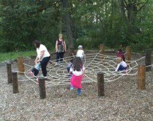 children play (2)